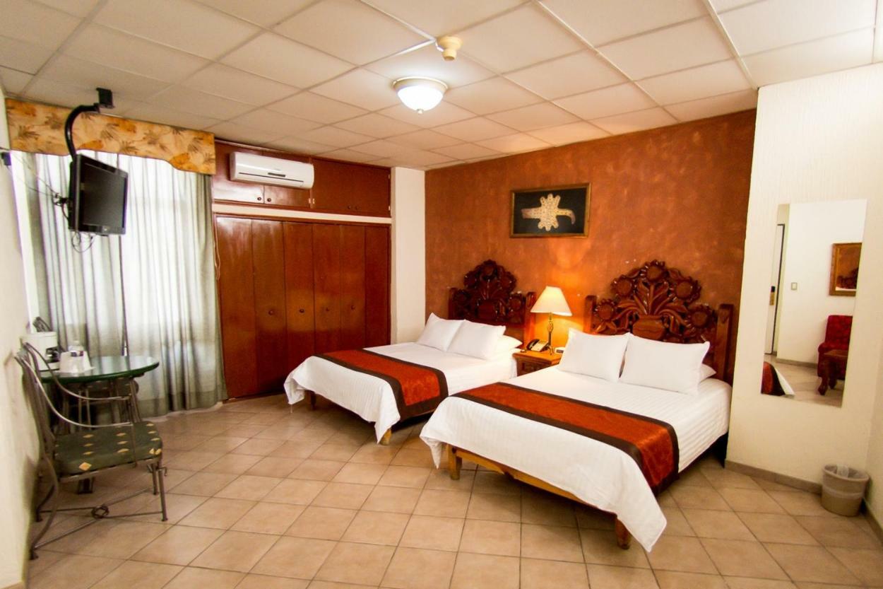 Hotel Real Azteca Boulevard León Kültér fotó